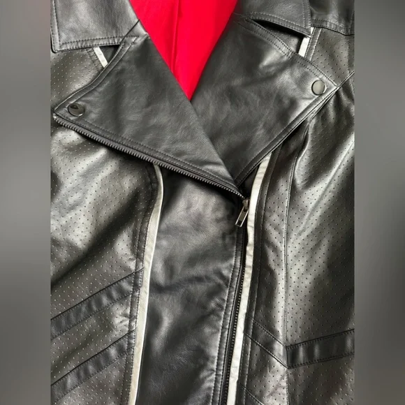 Disney Parks Black Widow jacket - Picture 6 of 10